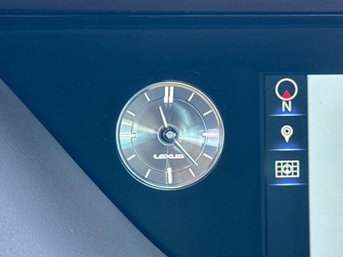 Used 2018 Lexus LS 500h image 32