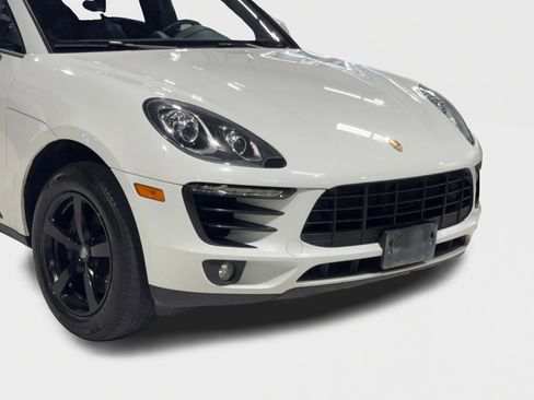 Used 2017 Porsche Macan image 3