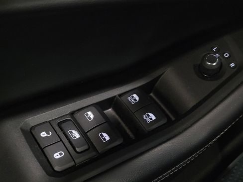 Used 2021 Jeep Grand Cherokee L Limited w/ Luxury Tech Group II image 27