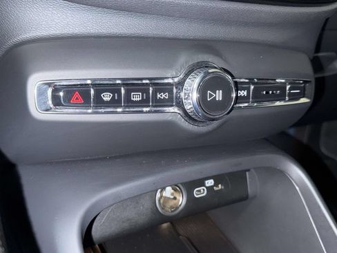 Used 2023 Volvo XC40 Recharge Ultimate AWD/4WD image 25