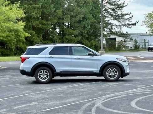 Used 2026 Ford Explorer Active w/ Active Comfort Package RWD image 9