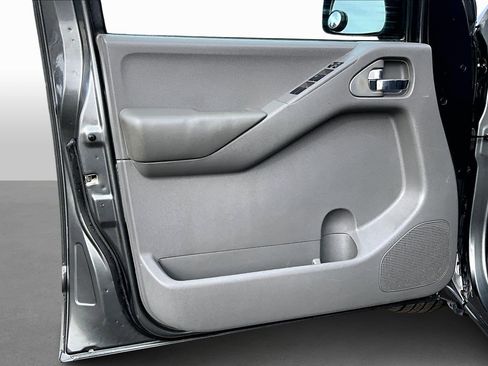 Used 2008 Nissan Frontier SE w/ SE Value Truck Pkg image 14