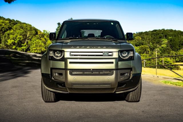 Used 2023 Land Rover Defender 110 X-Dynamic SE AWD/4WD image 10