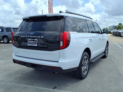 Used 2025 Ford Expedition Active image 4