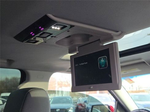 Used 2019 GMC Yukon SLT w/ Open Road Package image 12