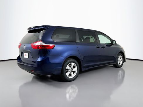 Certified 2020 Toyota Sienna L FWD image 7
