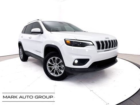 Used 2019 Jeep Cherokee Latitude Plus w/ Comfort/Convenience Group AWD/4WD image 1