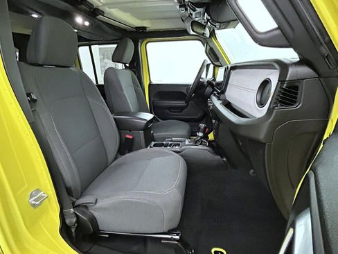 Certified 2024 Jeep Wrangler Willys image 15