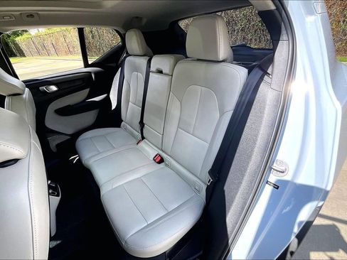 Used 2024 Volvo XC40 B5 Plus w/ Protection Package Premier AWD/4WD image 34