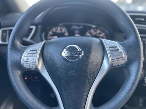 Used 2015 Nissan Rogue SV w/ SV Premium Package image 16