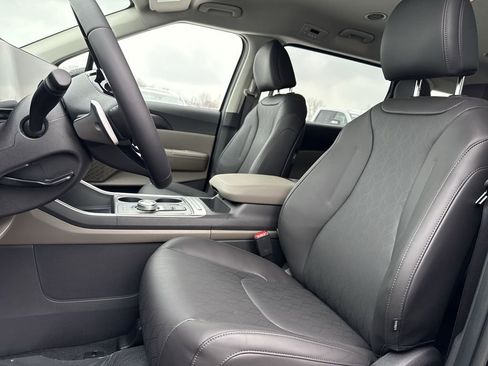 New 2026 Kia Carnival LXS FWD image 13