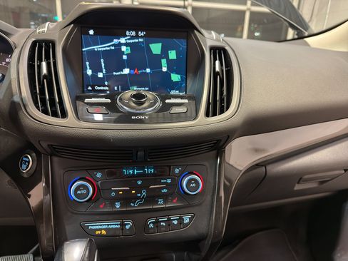 Used 2018 Ford Escape Titanium image 18