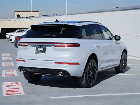 New 2026 Lincoln Corsair Reserve w/ Jet Appearance Package image 7