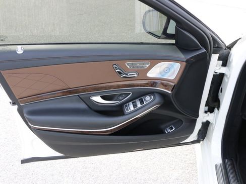 Used 2019 Mercedes-Benz S 560 4MATIC Sedan image 17
