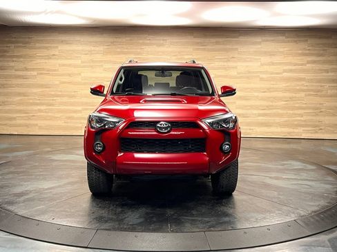 Used 2018 Toyota 4Runner TRD Off-Road Premium AWD/4WD image 21