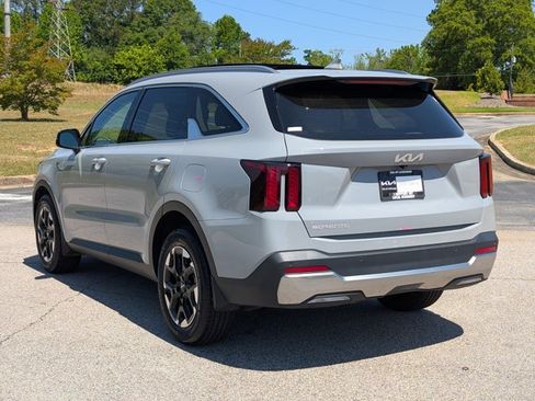 Used 2025 Kia Sorento S w/ Panoramic Sunroof Package FWD image 25