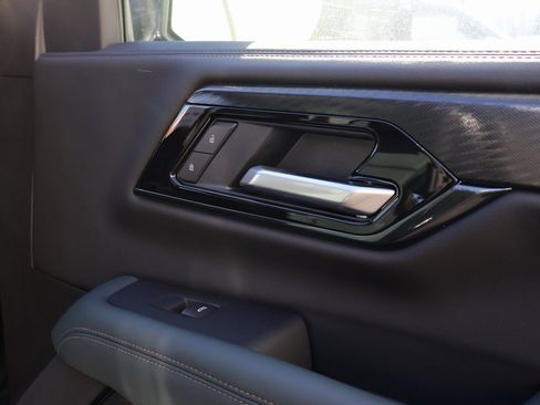 New 2026 GMC Yukon XL AT4 w/ AT4 Premium Plus Package image 8