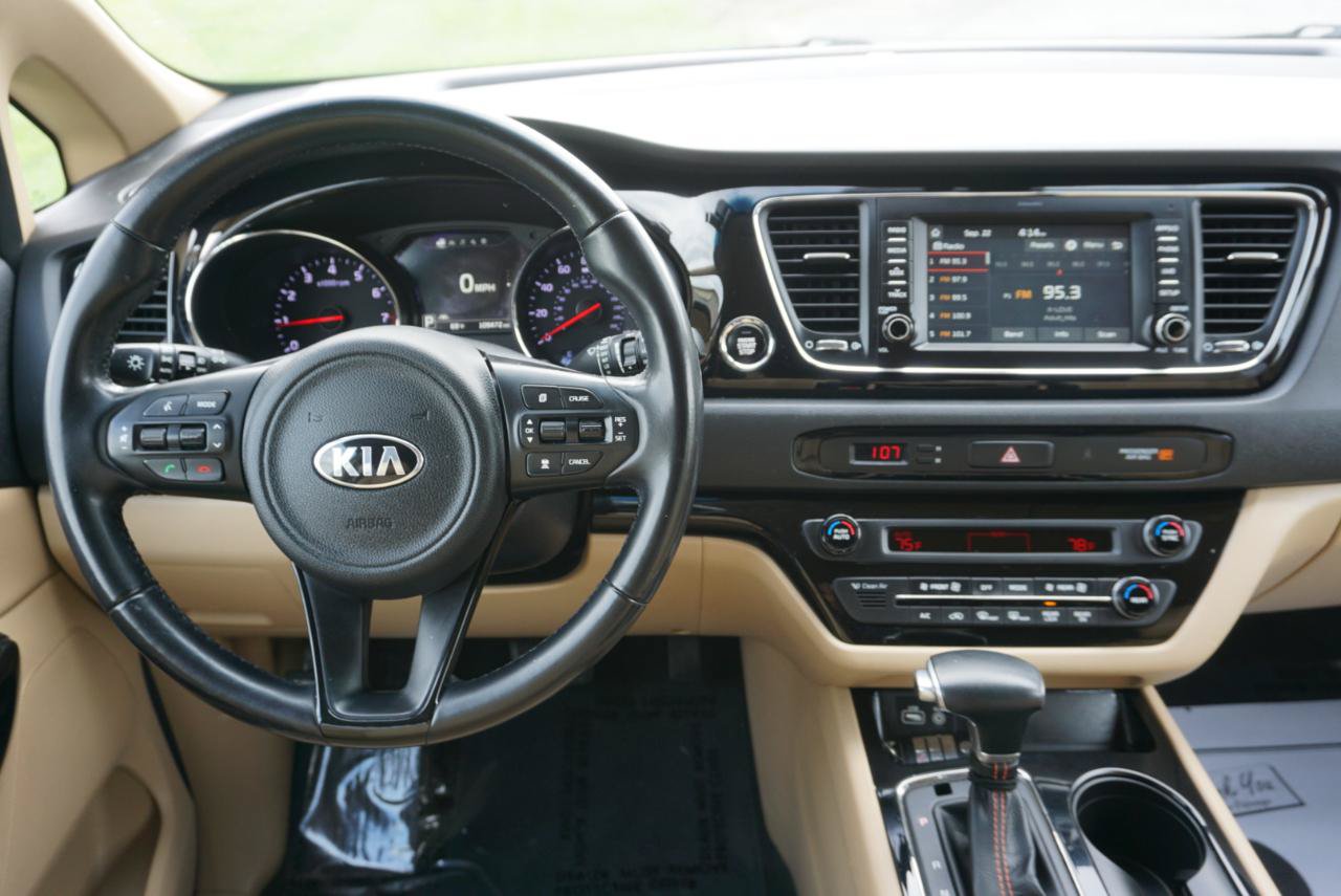 Used 2017 Kia Sedona EX FWD image 10