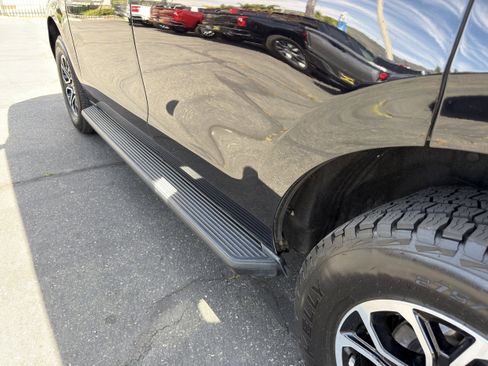 Used 2024 Ford Expedition XLT AWD/4WD image 39
