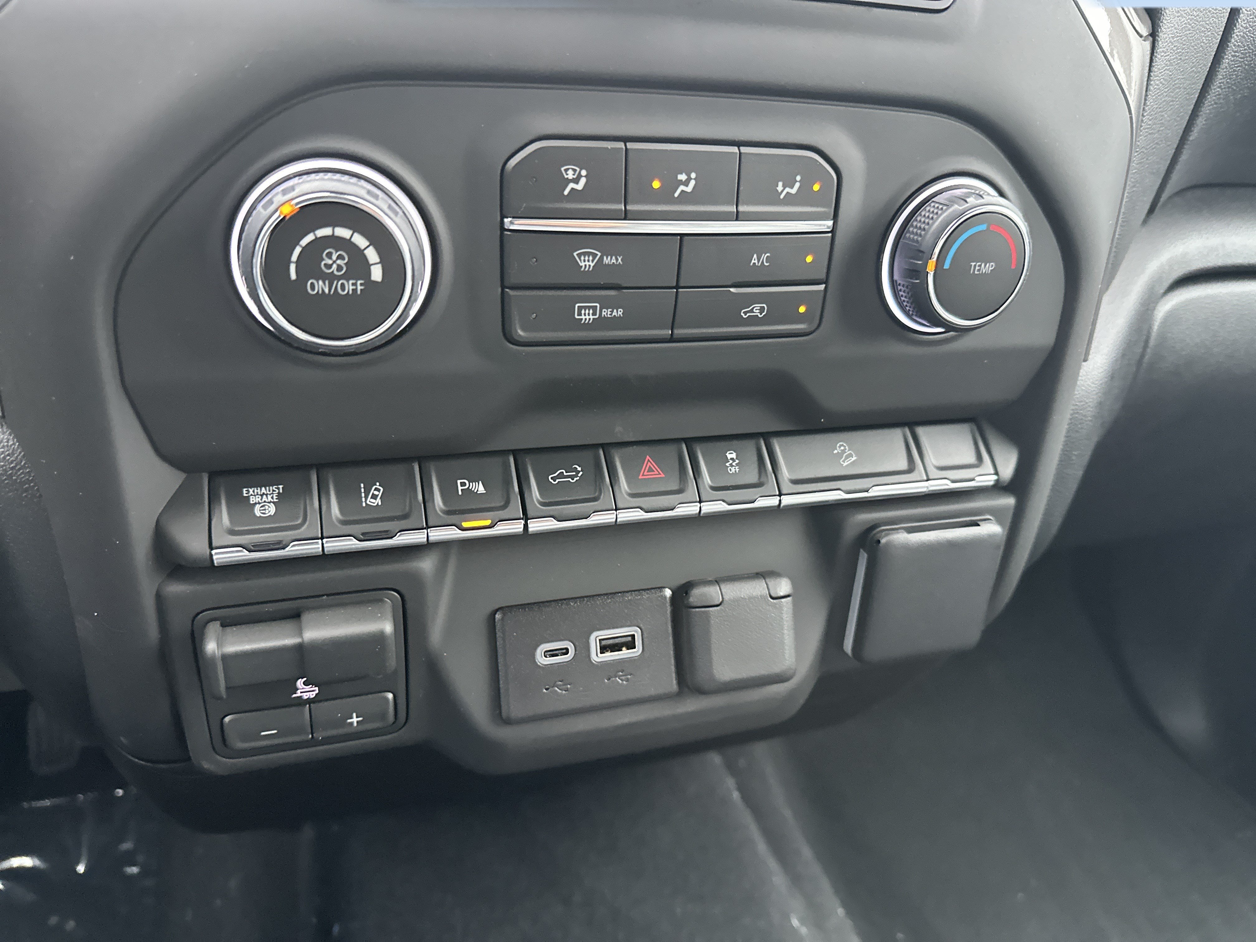 New 2026 Chevrolet Silverado 2500 Custom w/ Custom Value Package AWD/4WD image 18