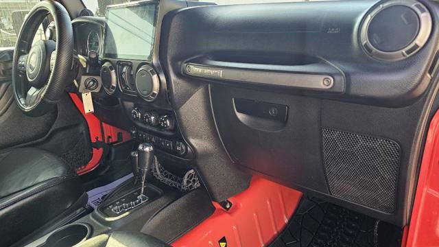 Used 2013 Jeep Wrangler Unlimited Sahara AWD/4WD image 29