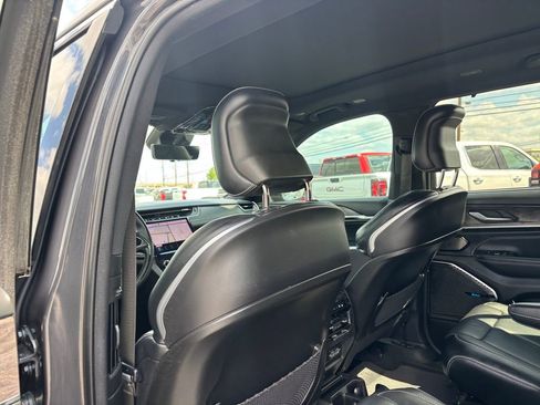 Used 2022 Jeep Grand Cherokee L Overland w/ Advanced Protech Group III image 26