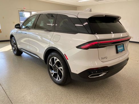 Used 2024 Lincoln Nautilus Premier w/ Equipment Group 102A image 13