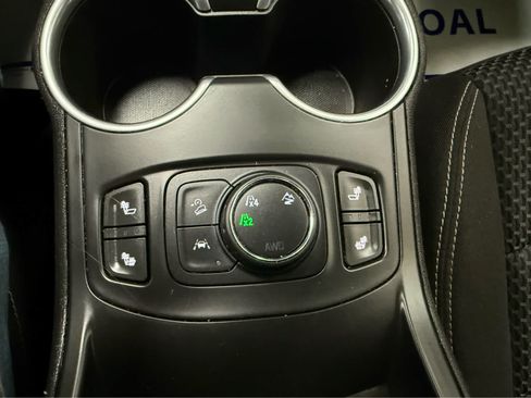 Used 2022 GMC Terrain SLE w/ Driver Convenience Package AWD/4WD image 15