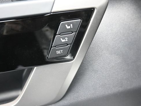 Used 2022 Toyota Tundra Limited image 18