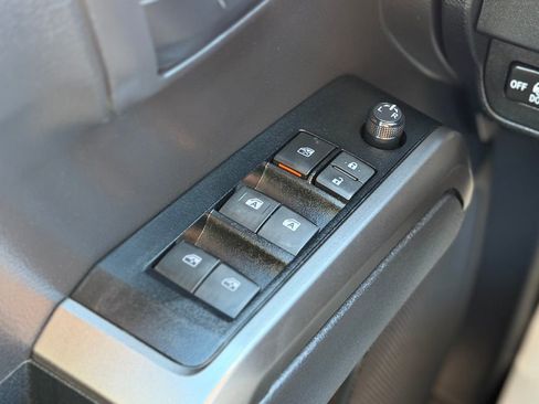 Used 2023 Toyota Tacoma SR5 AWD/4WD image 22