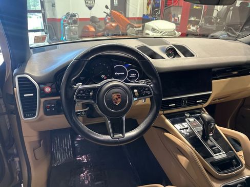 Used 2019 Porsche Cayenne AWD/4WD image 78