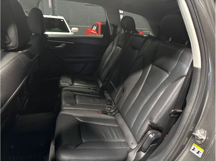 Used 2022 Audi Q7 3.0T Premium Plus w/ Premium Plus Package AWD/4WD image 10