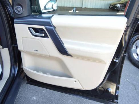 Used 2013 Land Rover LR2 HSE AWD/4WD image 32