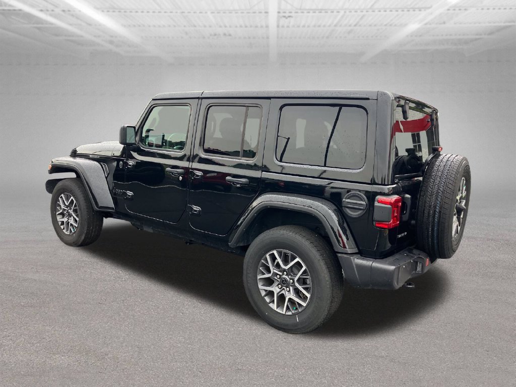 Used 2026 Jeep Wrangler Unlimited Sahara AWD/4WD image 10