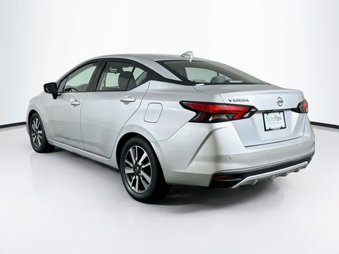 Used 2021 Nissan Versa SV FWD image 5