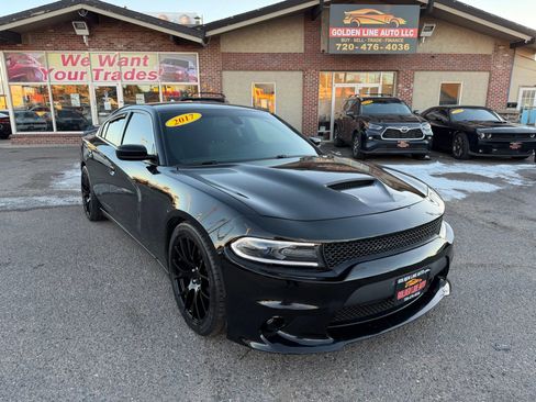 Used 2017 Dodge Charger R/T image 2