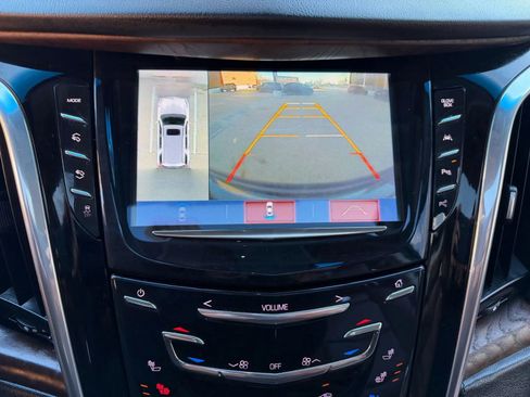 Used 2019 Cadillac Escalade Premium Luxury image 23