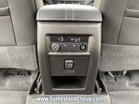 Used 2023 Chevrolet Traverse LT FWD image 45
