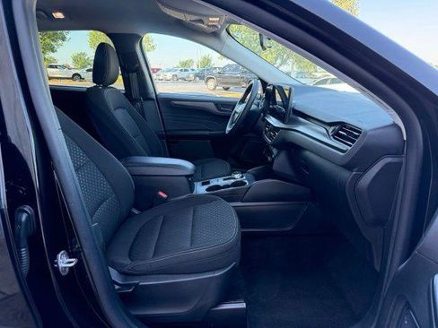 Used 2025 Ford Escape Active w/ Tech Pack #1 AWD/4WD image 3