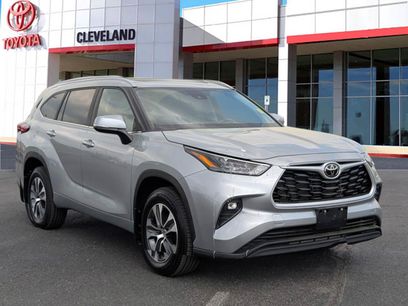 Used 2023 Toyota Highlander XLE