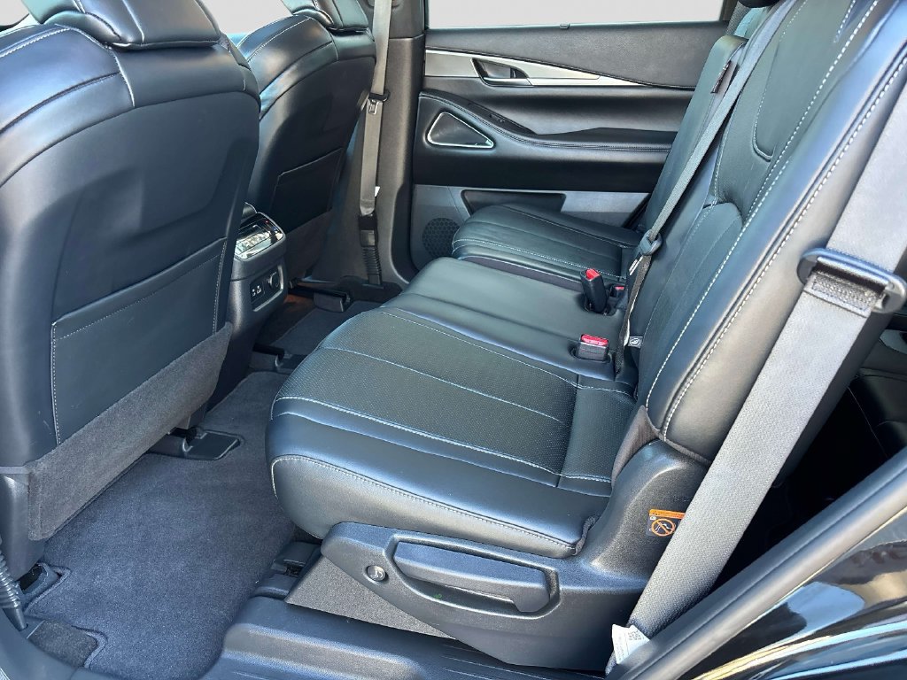 Used 2023 INFINITI QX60 Luxe w/ Performance Audio Package AWD/4WD image 11