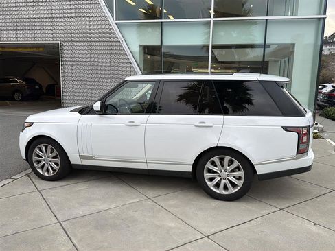 Used 2017 Land Rover Range Rover HSE image 9