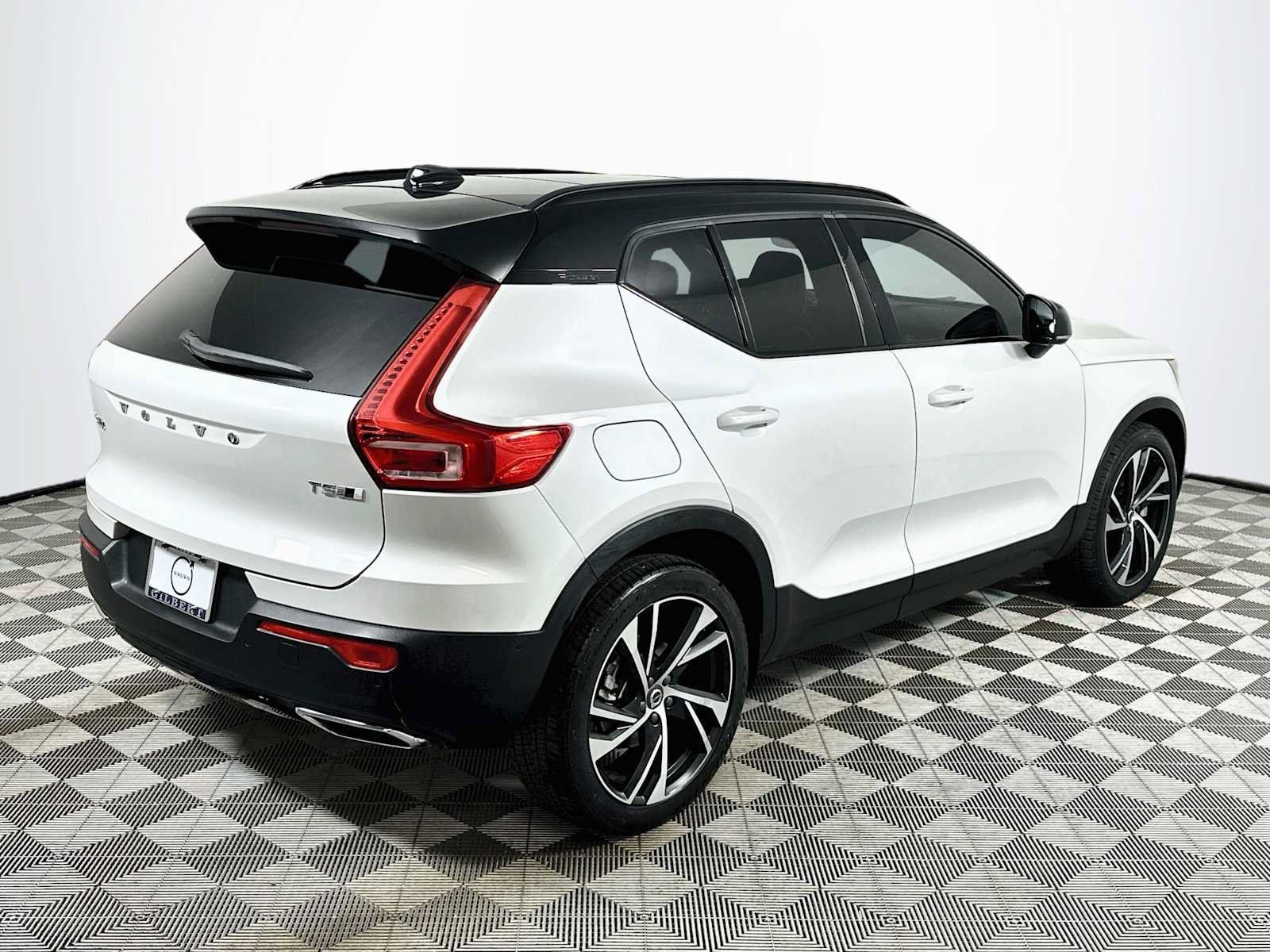 Used 2020 Volvo XC40 T5 R-Design w/ Protection Package Premier AWD/4WD image 7