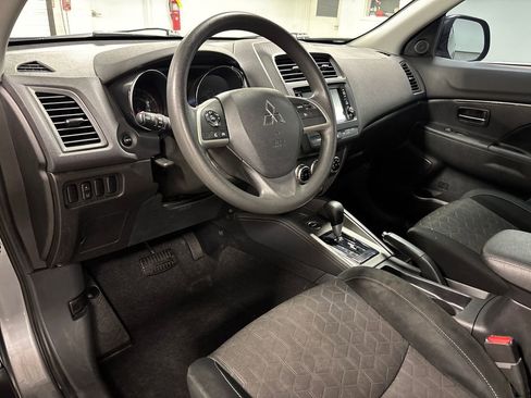 Used 2024 Mitsubishi Outlander Sport AWD image 23