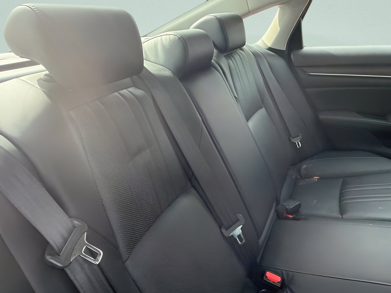 Used 2018 Honda Accord Touring image 8