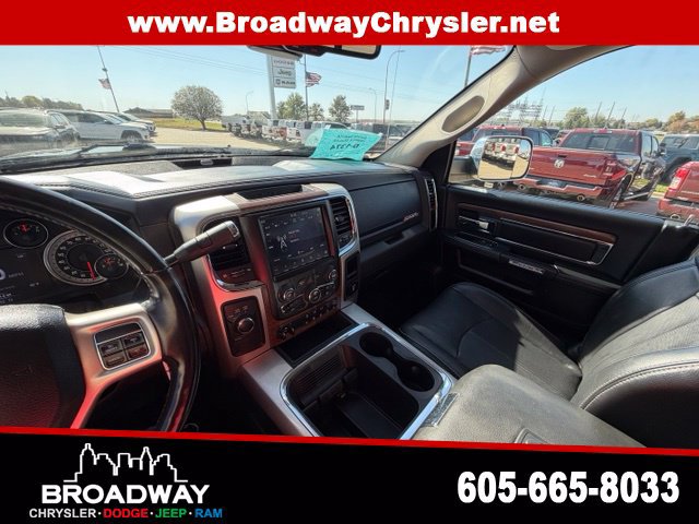 Used 2018 RAM 3500 Laramie w/ Convenience Group AWD/4WD image 17