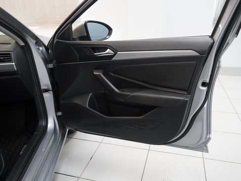 Used 2021 Volkswagen Jetta SE w/ SE Cold Weather Package image 26