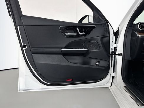 Certified 2025 Mercedes-Benz C 300 Sedan image 22