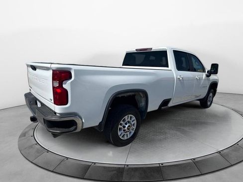 Used 2024 Chevrolet Silverado 2500 LT image 2