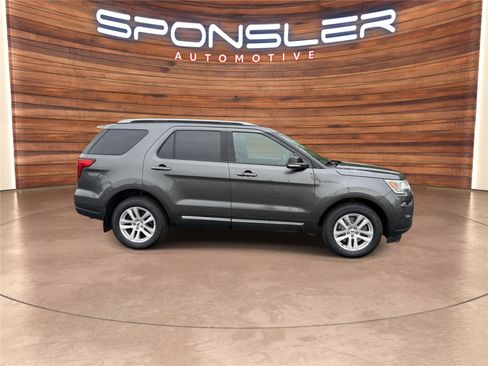 Used 2018 Ford Explorer XLT w/ Equipment Group 202A AWD/4WD image 8